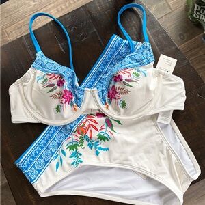 Cupshe White Floral Underwire Bikini Set with Blue Trim
